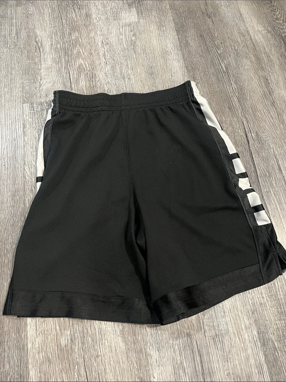 Nike Boys Performance Athletic Basketball Shorts | Black | Size Large